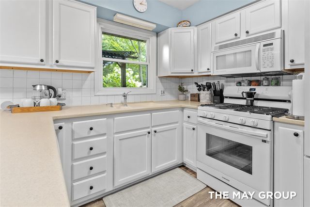 1515 Lancashire Drive, Grand Rapids, MI 49508