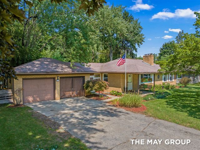 1515 Lancashire Drive, Grand Rapids, MI 49508