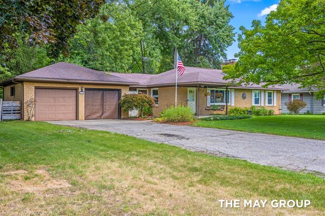 1515 Lancashire Drive, Grand Rapids, MI 49508