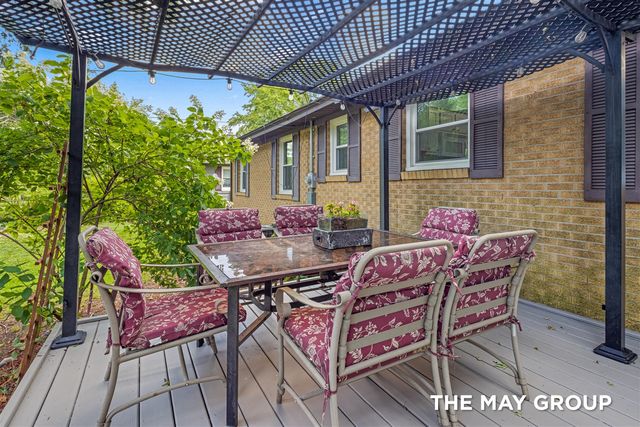 1515 Lancashire Drive, Grand Rapids, MI 49508