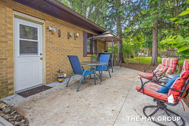 1515 Lancashire Drive, Grand Rapids, MI 49508