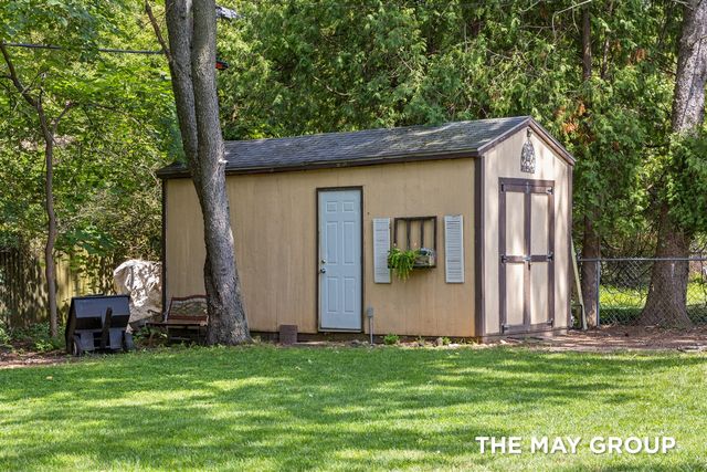 1515 Lancashire Drive, Grand Rapids, MI 49508