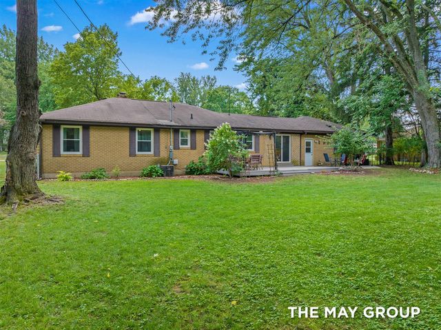 1515 Lancashire Drive, Grand Rapids, MI 49508