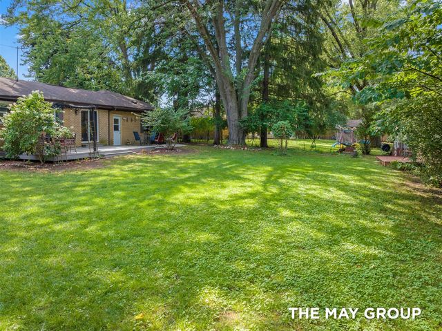 1515 Lancashire Drive, Grand Rapids, MI 49508
