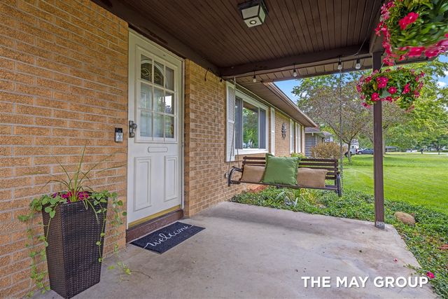 1515 Lancashire Drive, Grand Rapids, MI 49508