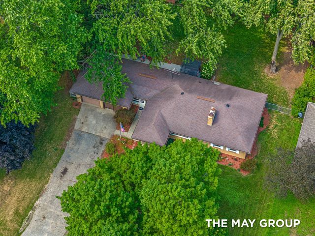 1515 Lancashire Drive, Grand Rapids, MI 49508