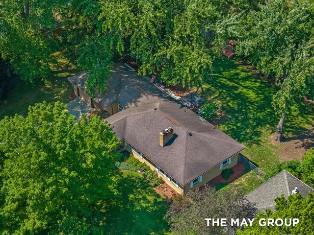 1515 Lancashire Drive, Grand Rapids, MI 49508