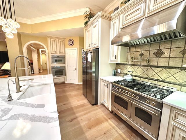 3311 Oakland Drive, Sugar Land, TX 77479