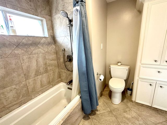 3311 Oakland Drive, Sugar Land, TX 77479