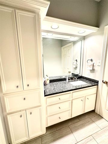 3311 Oakland Drive, Sugar Land, TX 77479