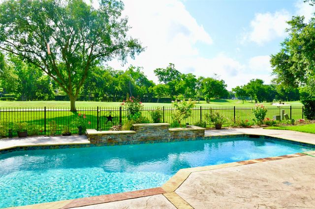 3311 Oakland Drive, Sugar Land, TX 77479