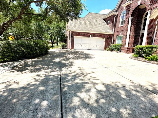 3311 Oakland Drive, Sugar Land, TX 77479