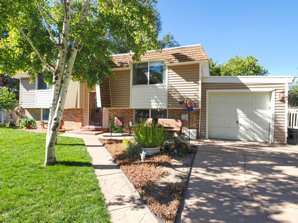 4790 S MEADOW WOOD WAY, Taylorsville, UT 84129 — exterior