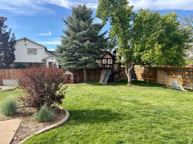 298 W MUTTON HOLLOW RD, Kaysville, UT 84037