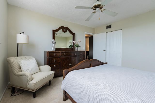 2811 Somerset Drive 412, Lauderdale Lakes, FL 33311