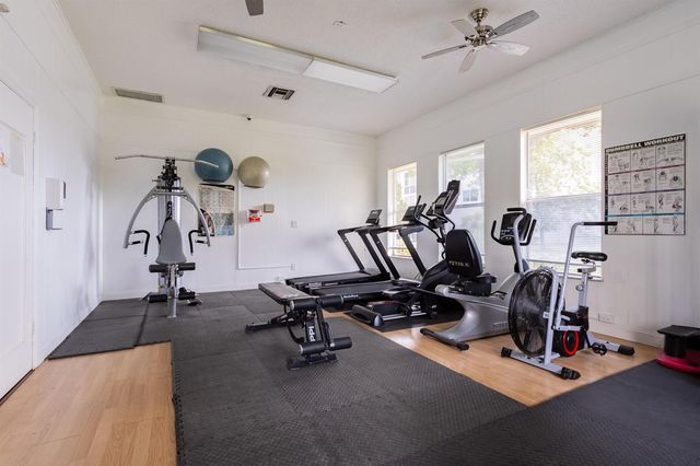 2811 Somerset Drive 412, Lauderdale Lakes, FL 33311