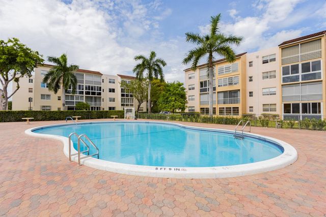 2811 Somerset Drive 412, Lauderdale Lakes, FL 33311