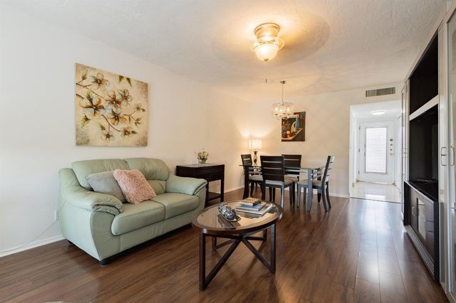 2811 Somerset Drive 412, Lauderdale Lakes, FL 33311