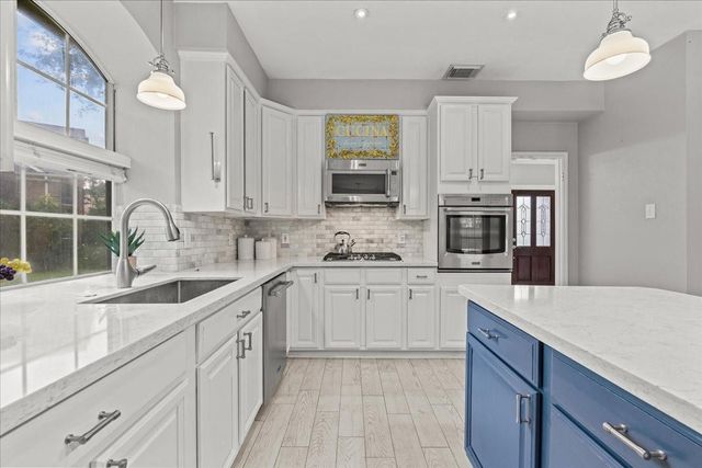 3010 Peekskill Court, Pearland, TX 77584