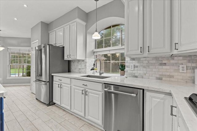 3010 Peekskill Court, Pearland, TX 77584