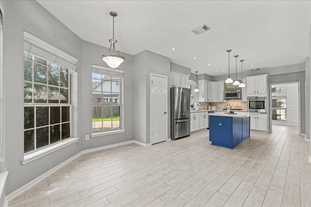 3010 Peekskill Court, Pearland, TX 77584