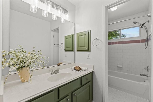 3010 Peekskill Court, Pearland, TX 77584