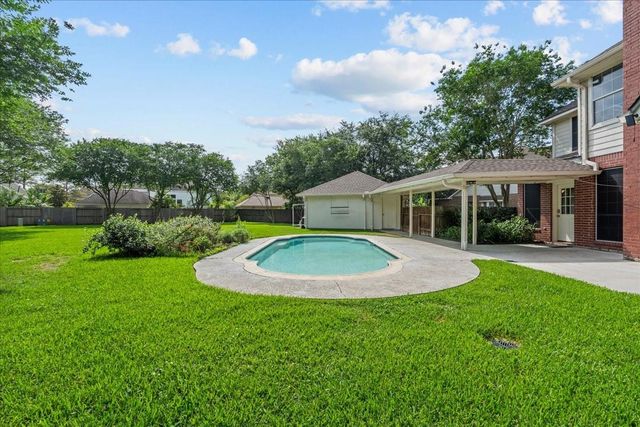 3010 Peekskill Court, Pearland, TX 77584