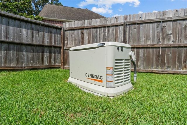 3010 Peekskill Court, Pearland, TX 77584