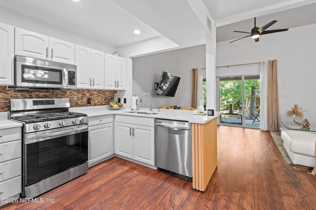 1215 NW 55TH Street 7, Gainesville, FL 32605