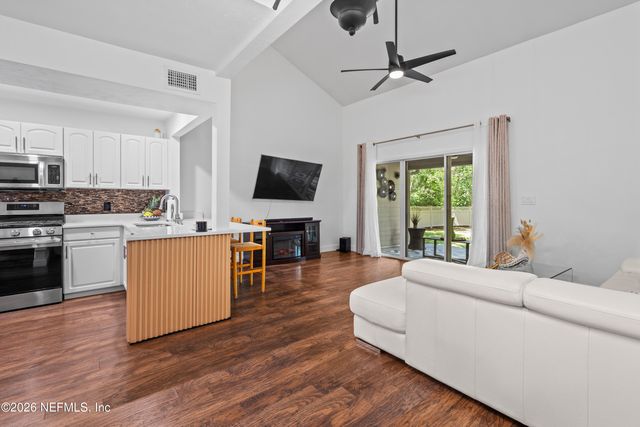1215 NW 55TH Street 7, Gainesville, FL 32605