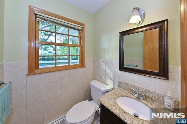 600 Mazur Avenue, Paramus, NJ 07652