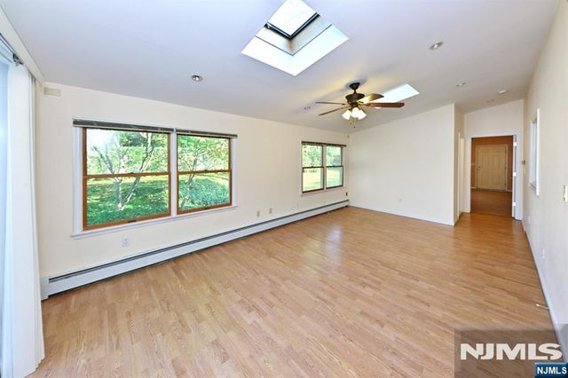 600 Mazur Avenue, Paramus, NJ 07652