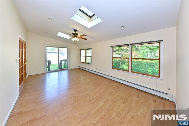 600 Mazur Avenue, Paramus, NJ 07652