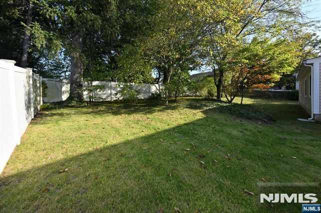 600 Mazur Avenue, Paramus, NJ 07652