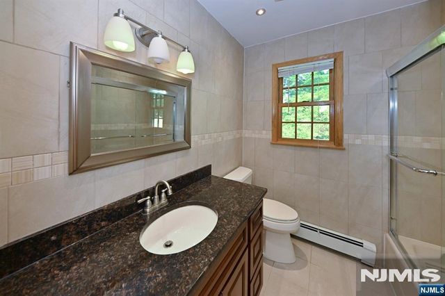 600 Mazur Avenue, Paramus, NJ 07652
