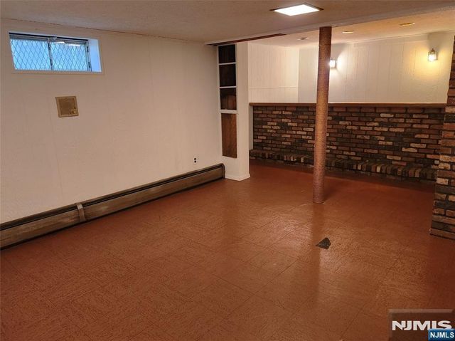600 Mazur Avenue, Paramus, NJ 07652