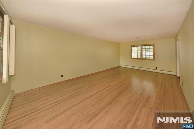 600 Mazur Avenue, Paramus, NJ 07652