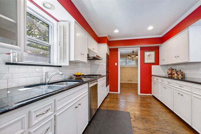 6147 E University Boulevard, Dallas, TX 75214