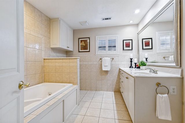 6147 E University Boulevard, Dallas, TX 75214