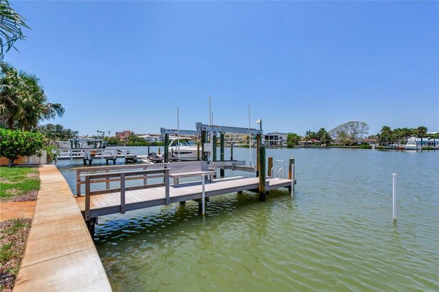 16458 REDINGTON DRIVE, Redington Beach, FL 33708