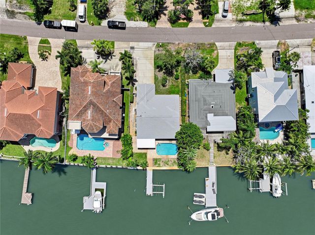 16458 REDINGTON DRIVE, Redington Beach, FL 33708