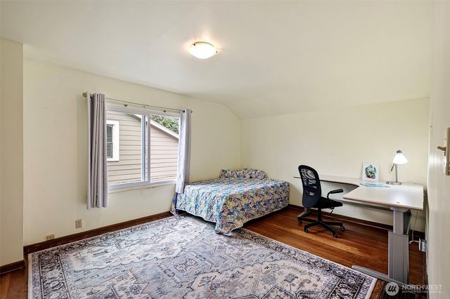 5020 7th ave ne, Seattle, WA 98105