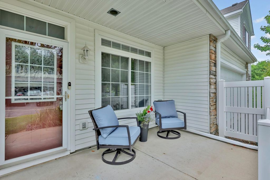 750 Maple Hills Drive B, Maplewood, MN 55117 — photo 4