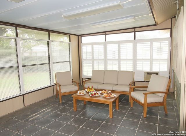 6102 Sandy Lake, San Antonio, TX 78222