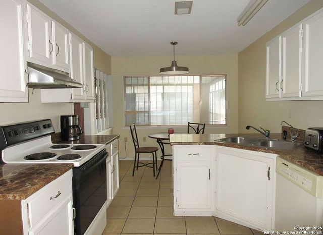 6102 Sandy Lake, San Antonio, TX 78222