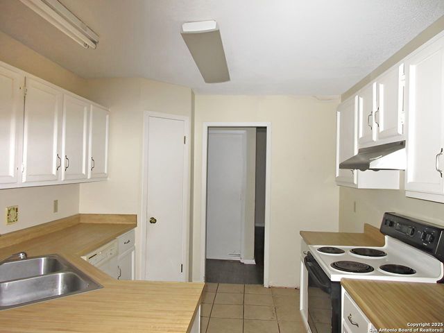 6102 Sandy Lake, San Antonio, TX 78222