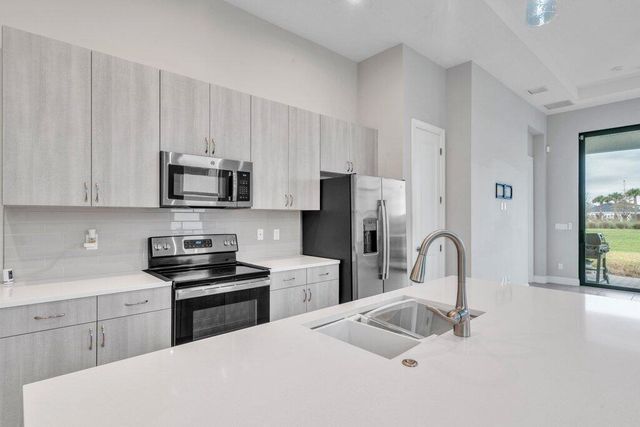 9399 SW Pepoli Way, Port St. Lucie, FL 34987