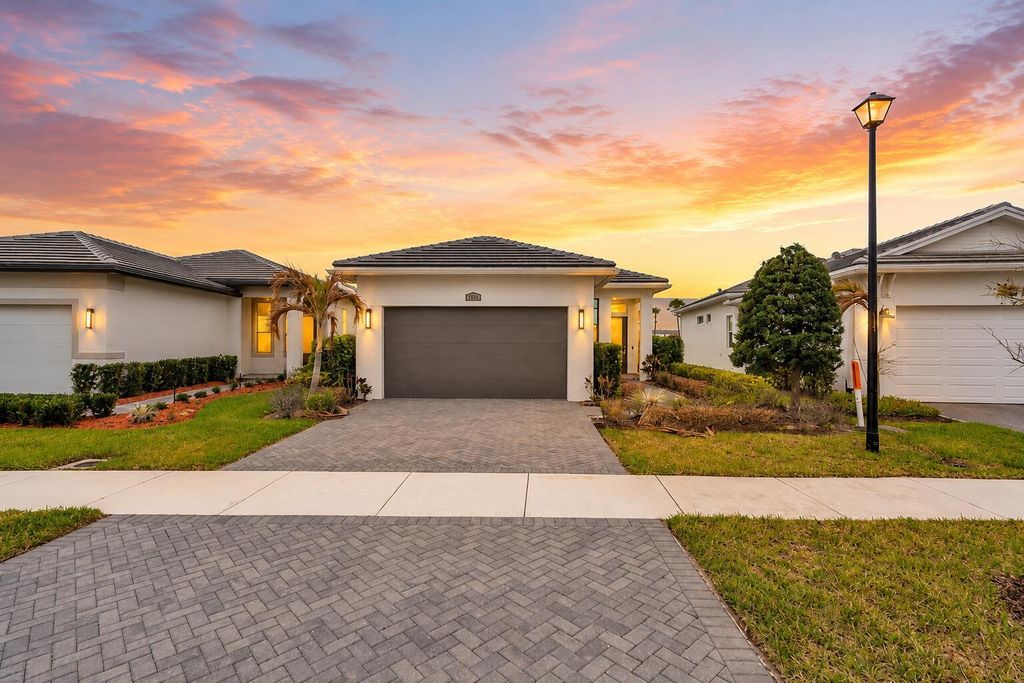 9399 SW Pepoli Way, Port St. Lucie, FL 34987