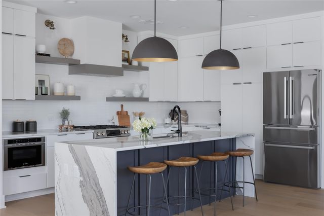 7809 Old Bee Caves RD 13, Austin, TX 78735