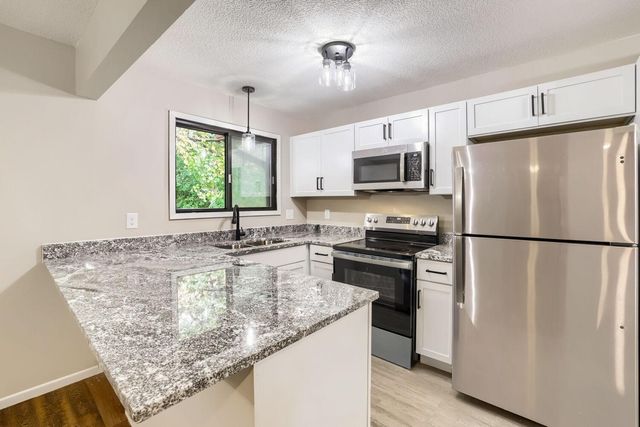 13358 Hughes Court, Apple Valley, MN 55124